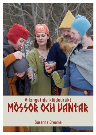 Symönster vikingatida klädedräkt 5 mössor och vantar U005