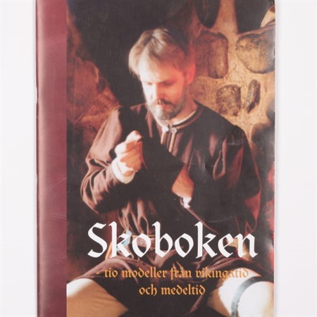 Bok skoboken 10 modeller från vikingatid och medeltid SB009